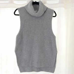 Chunky Sleeveless Turtleneck Sweater Top - Large